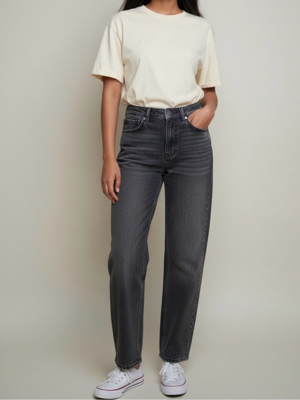 AE Women’s High-Rise Stove Pipe Jeans in Washed Black